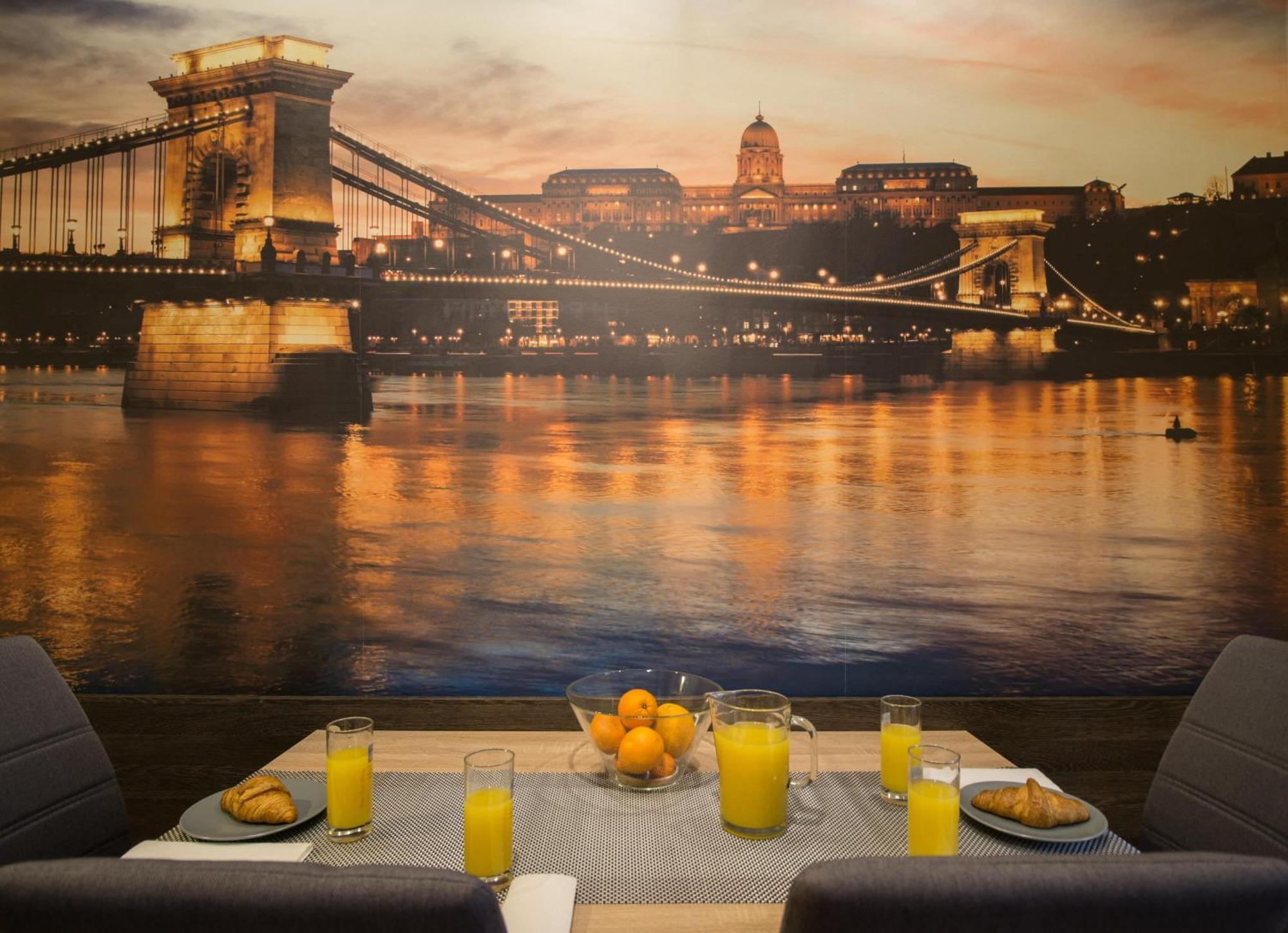 Exlcusive & City Central Located Suite By Prestige Homes Budapeste Exterior foto